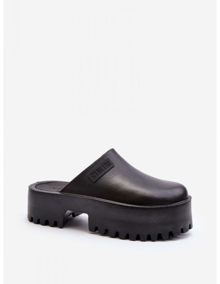 Clacquettes model 194118 Step in style